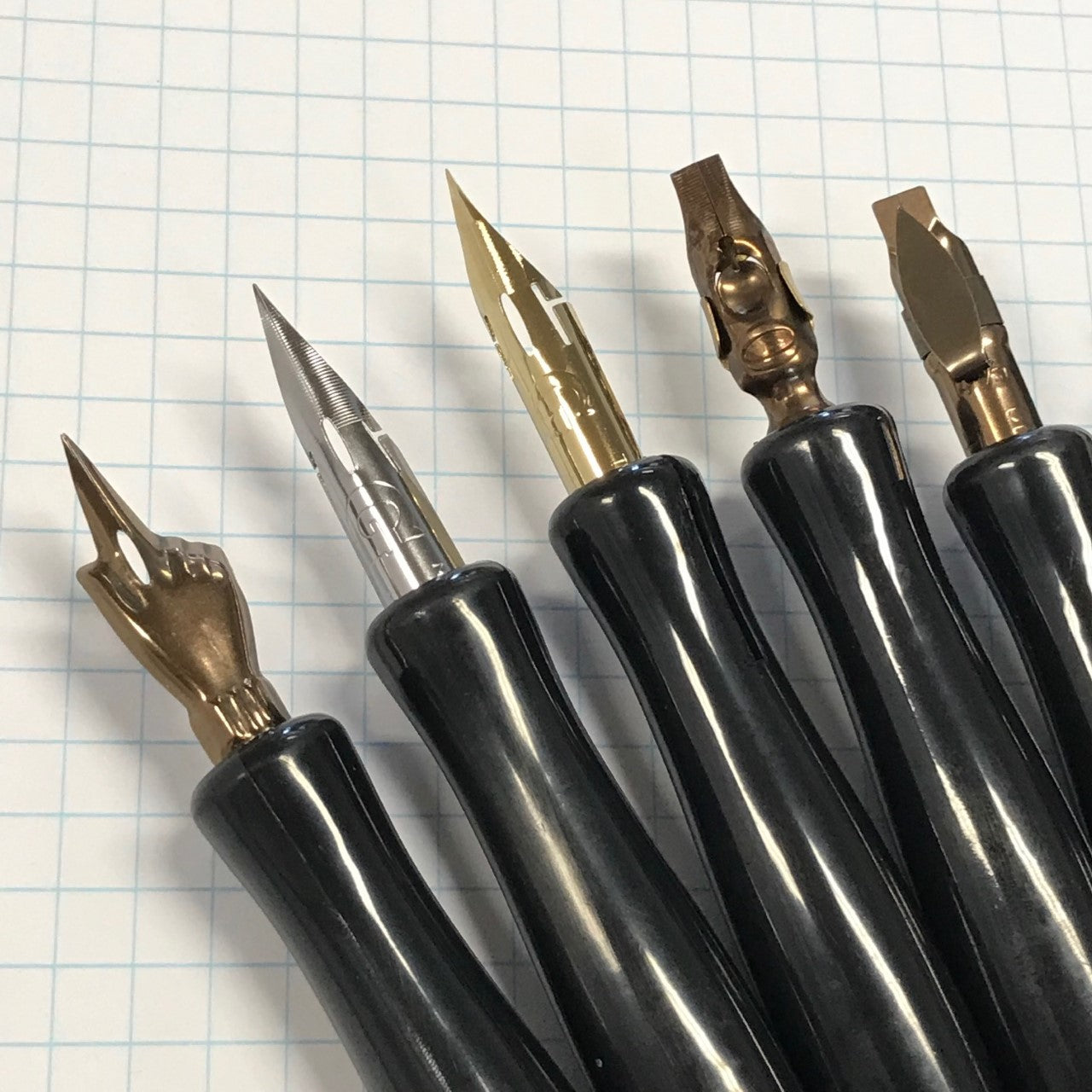 VANGOAL Dragon Quill Pen Set - Vintage Feather Pen With Dragon Base & Ink For Calligraphy